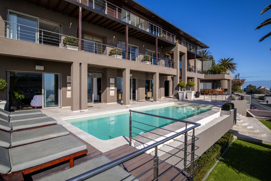 6 Bedroom Property for Sale in Bantry Bay Western Cape